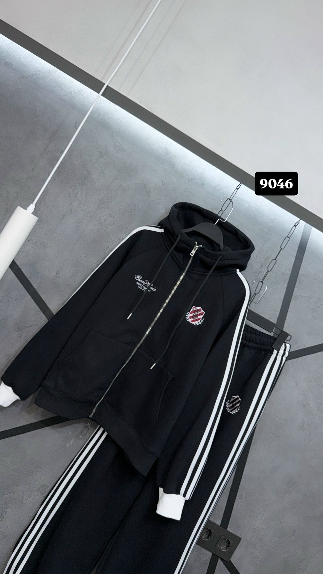 костюм спортивный moncler,женский спортивный костюм,спортивный костюм,костюм женский,спорт костюм монклер