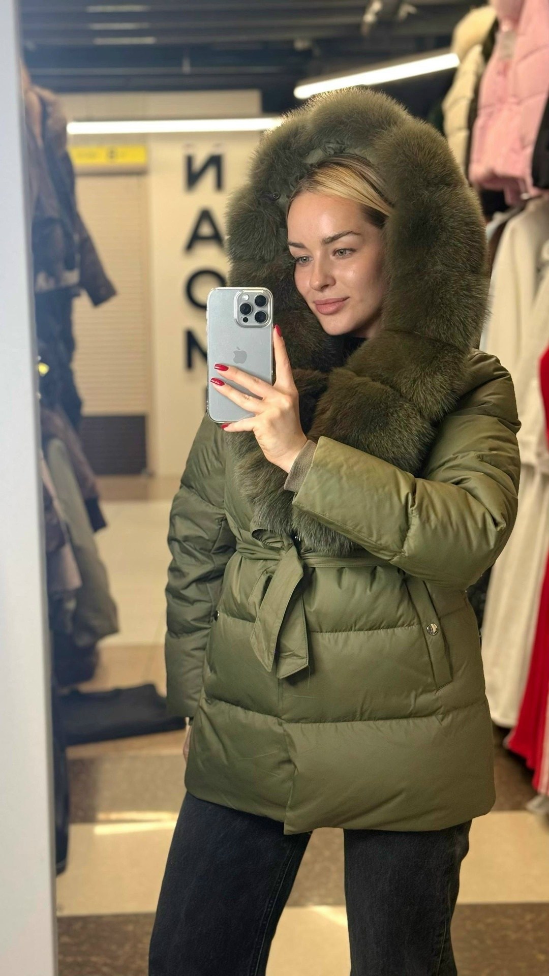 пуховик женский с натуральным мехом,пуховики с мехом,пуховик с натуральным мехом,пуховик,женский пуховик