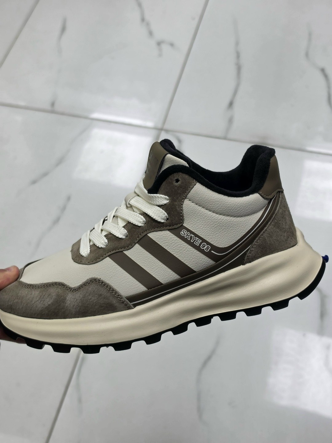 ,кроссовки мужские adidas,мужской кроссовки,кроссовки adidas,спортивная