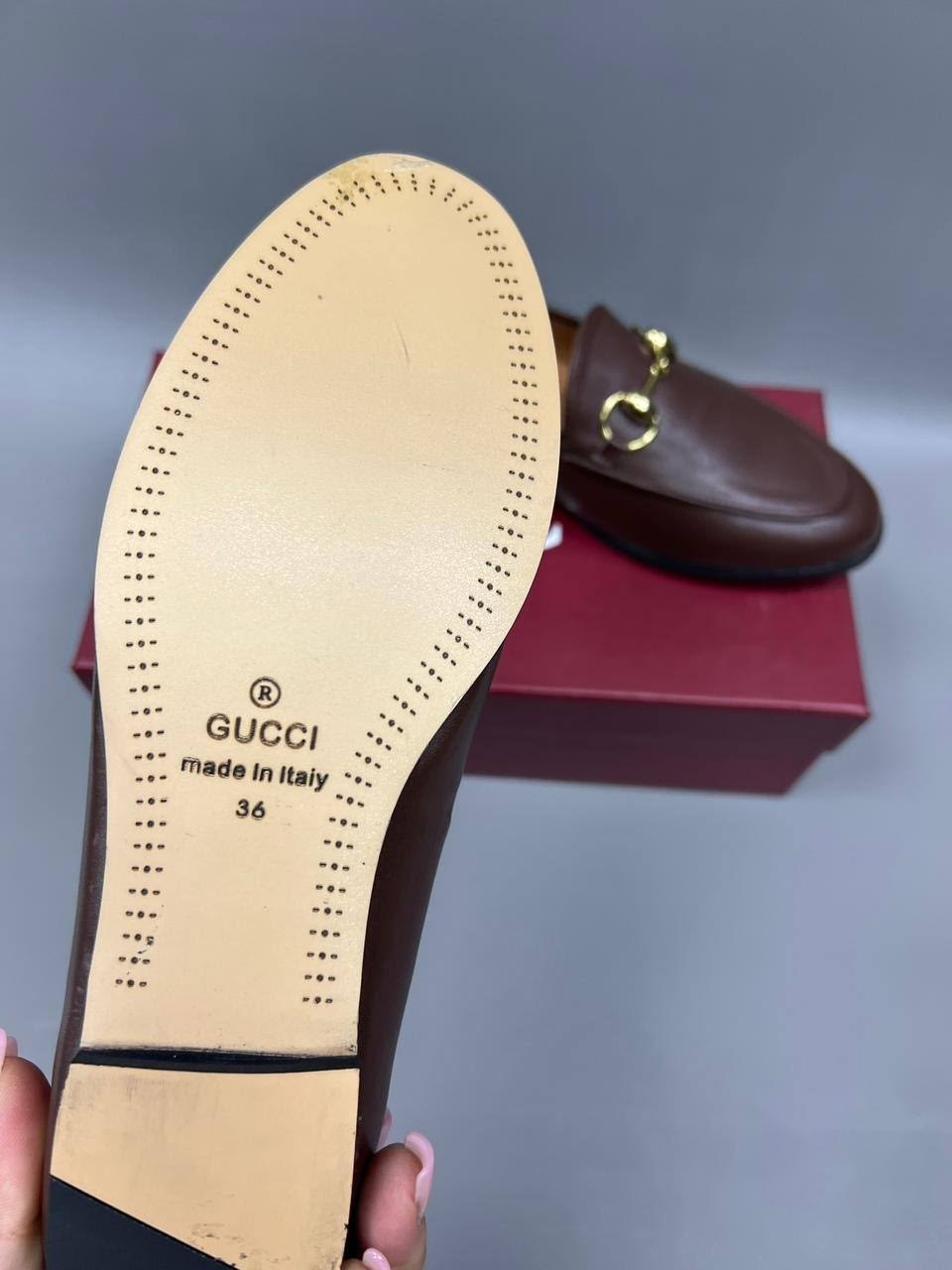 кожаные лоферы gucci jordaan horsebit коричневые,мужские лоферы gucci 2026-2026 черные кожаные,,лоферы gucci,кожаные лоферы gucci
