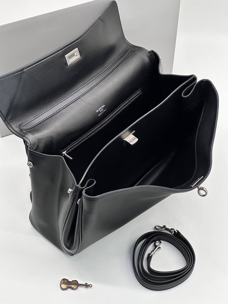 balenciaga сумка женская,сумка balenciaga,сумка balenciaga rodeo,сумка,женская сумка balenciaga lamborghini
