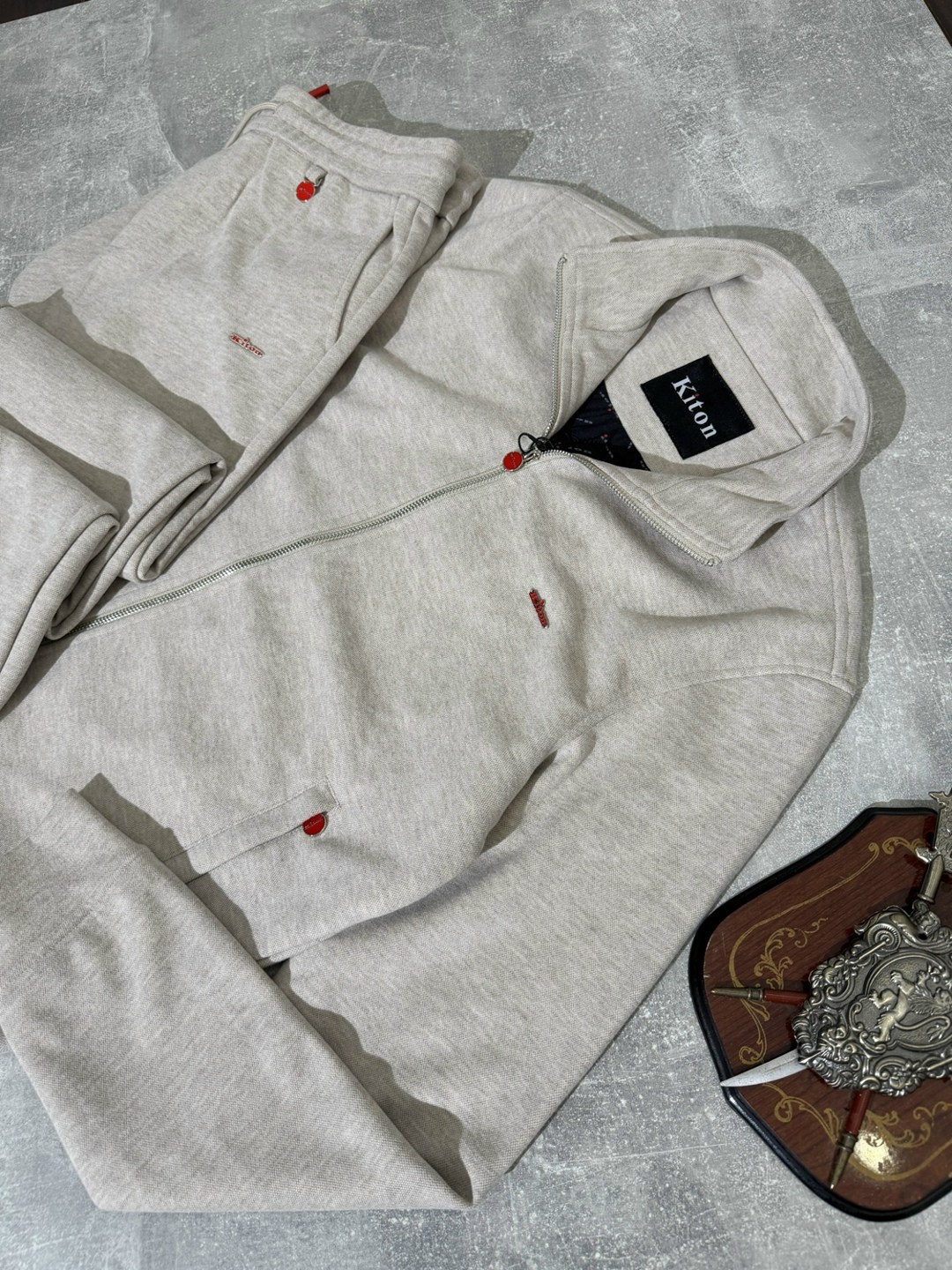 спортивный костюм kiton,костюм kiton,мужские спортивные костюмы,спортивный костюм tommy hilfiger,спортивный костюм kiton мужской