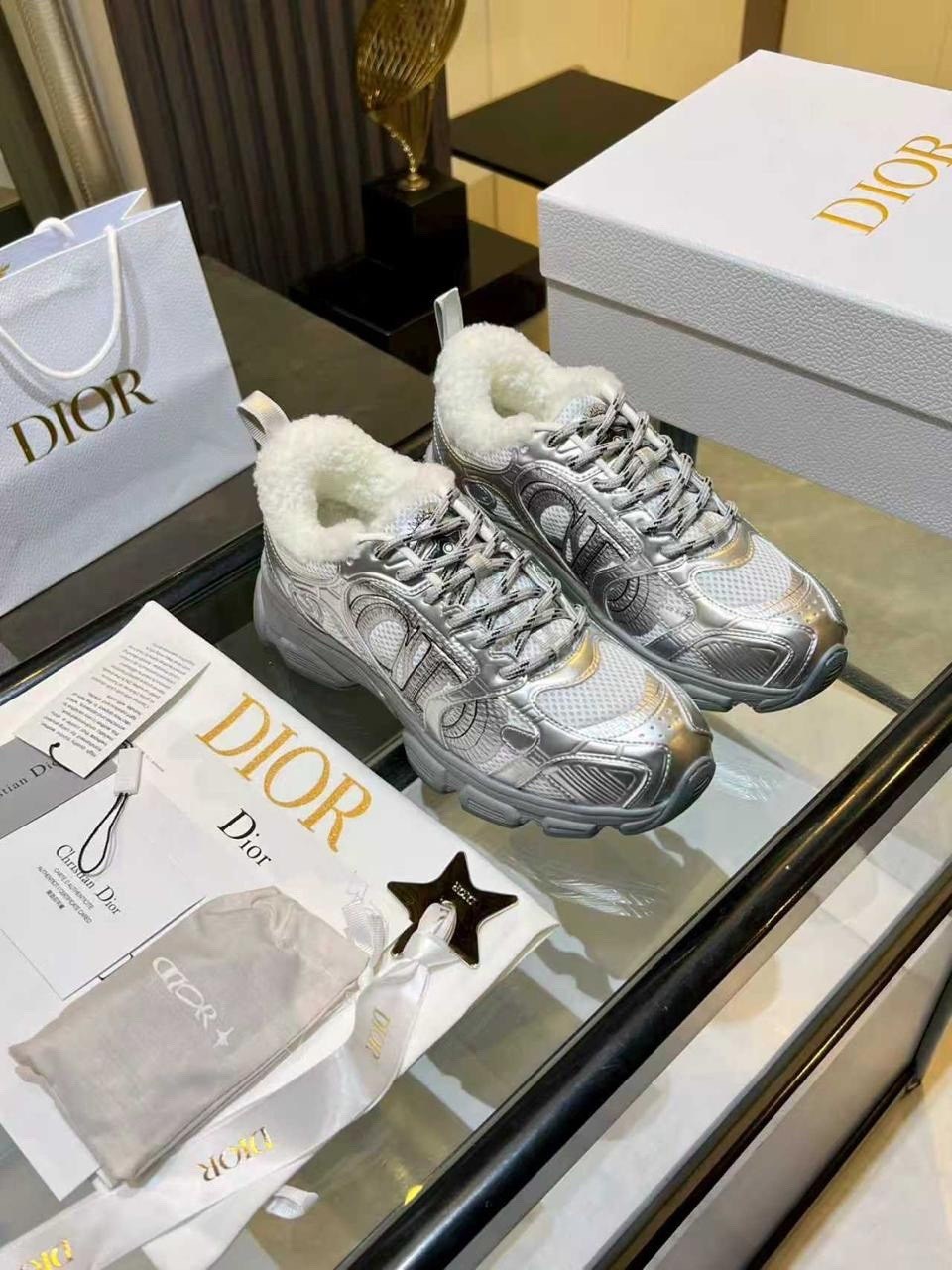 кроссовки dior,диор кроссовки,женские кроссовки,кроссовки christian dior,кроссовки женские зимние