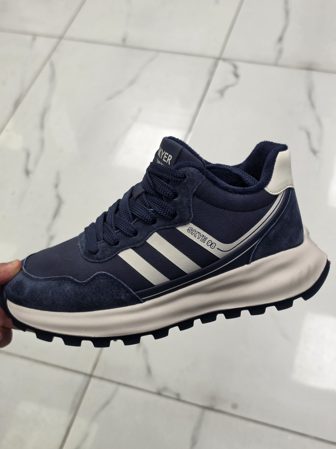 ,кроссовки мужские adidas,мужской кроссовки,кроссовки adidas,спортивная