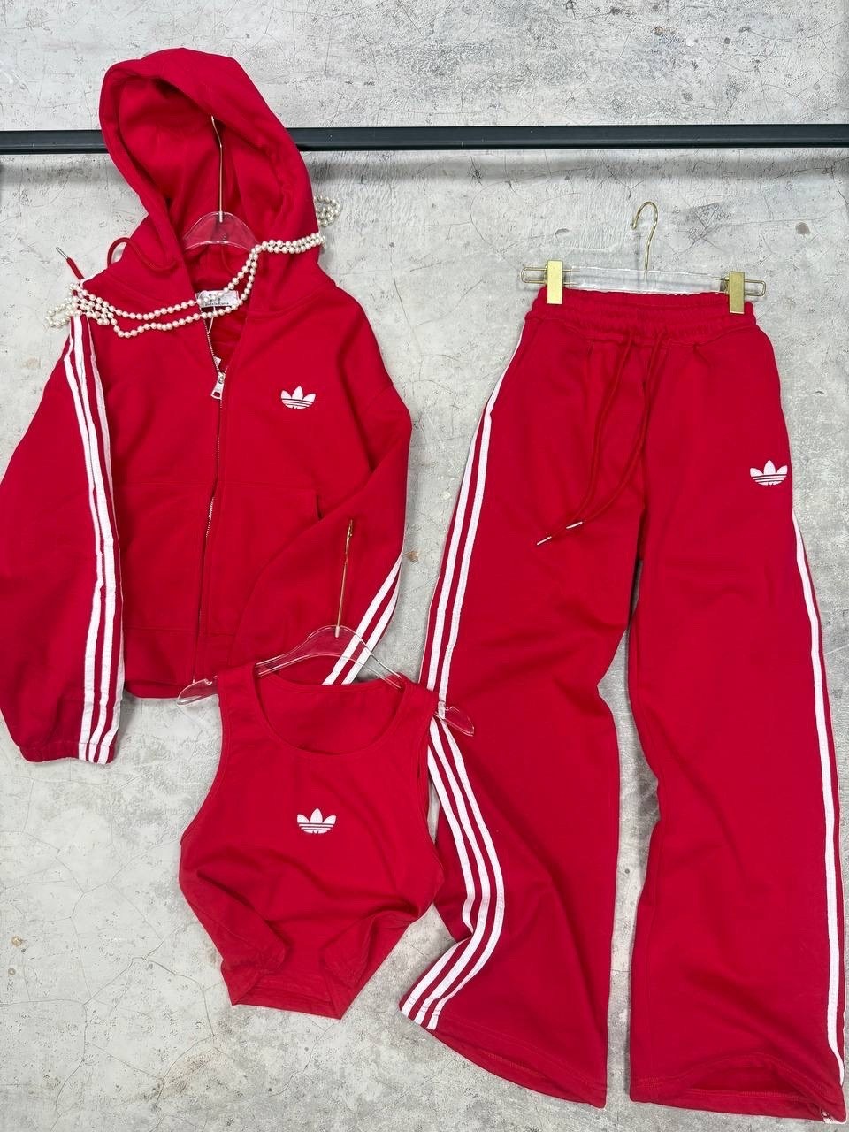 спортивный костюм adidas,спортивный костюм адидас,женский спортивный костюм adidas,женский костюм адидас,спортивный мужской костюм adidas