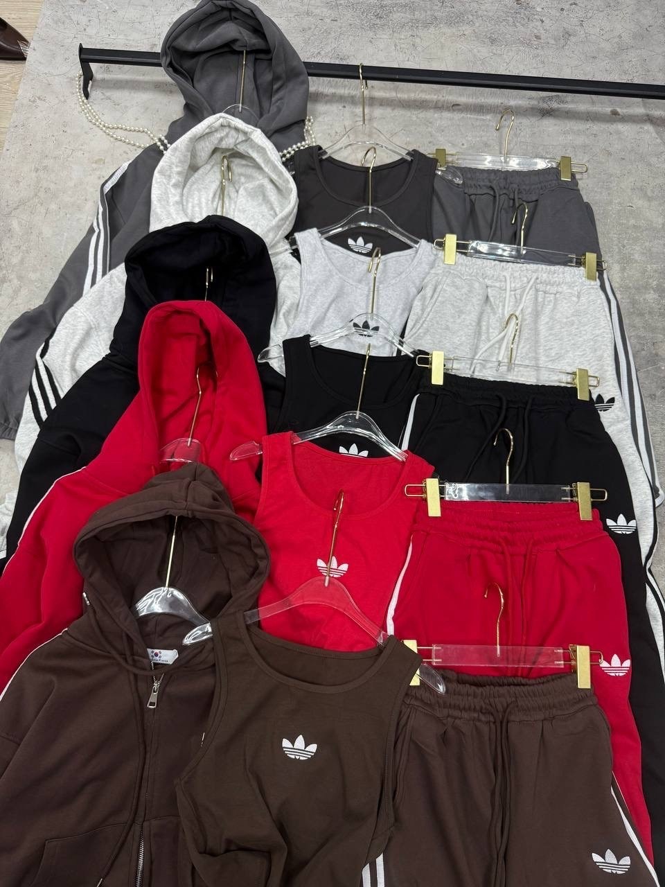 спортивный костюм adidas,спортивный костюм адидас,женский спортивный костюм adidas,женский костюм адидас,спортивный мужской костюм adidas