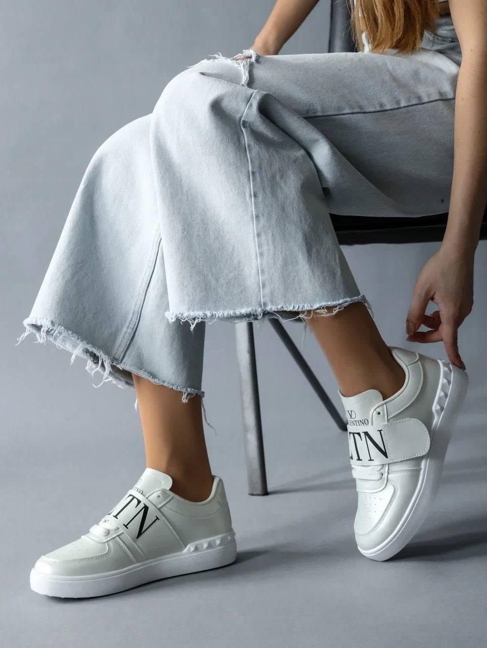 ,valentino кроссовки,женские кроссовки,valentino кроссовки женские,модные кроссовки