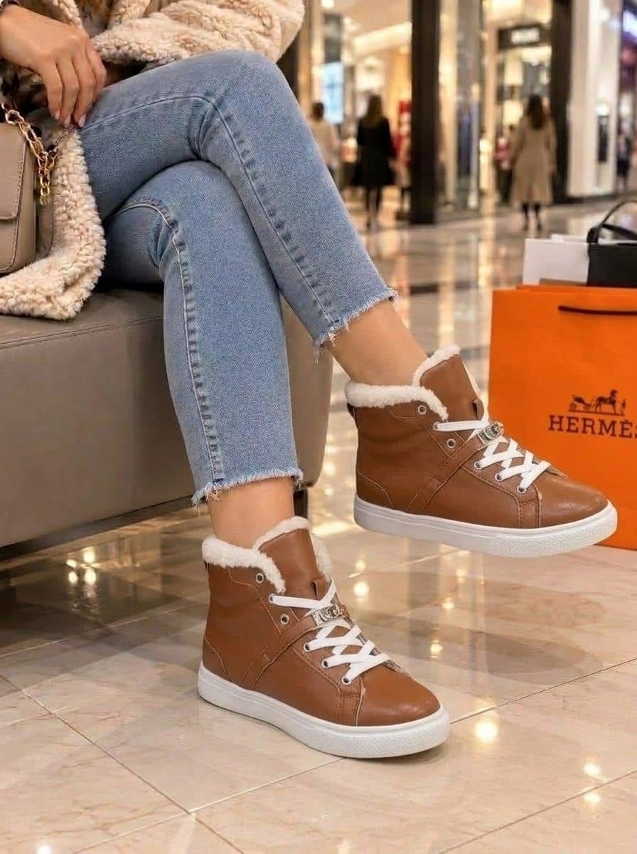 ,женские зимние замшевые кроссовки hermes daydream коричневые с золотом,женские замшевые высокие кроссовки на меху hermes 2026 коричневые,женские зимние замшевые кроссовки hermes daydream бежевые