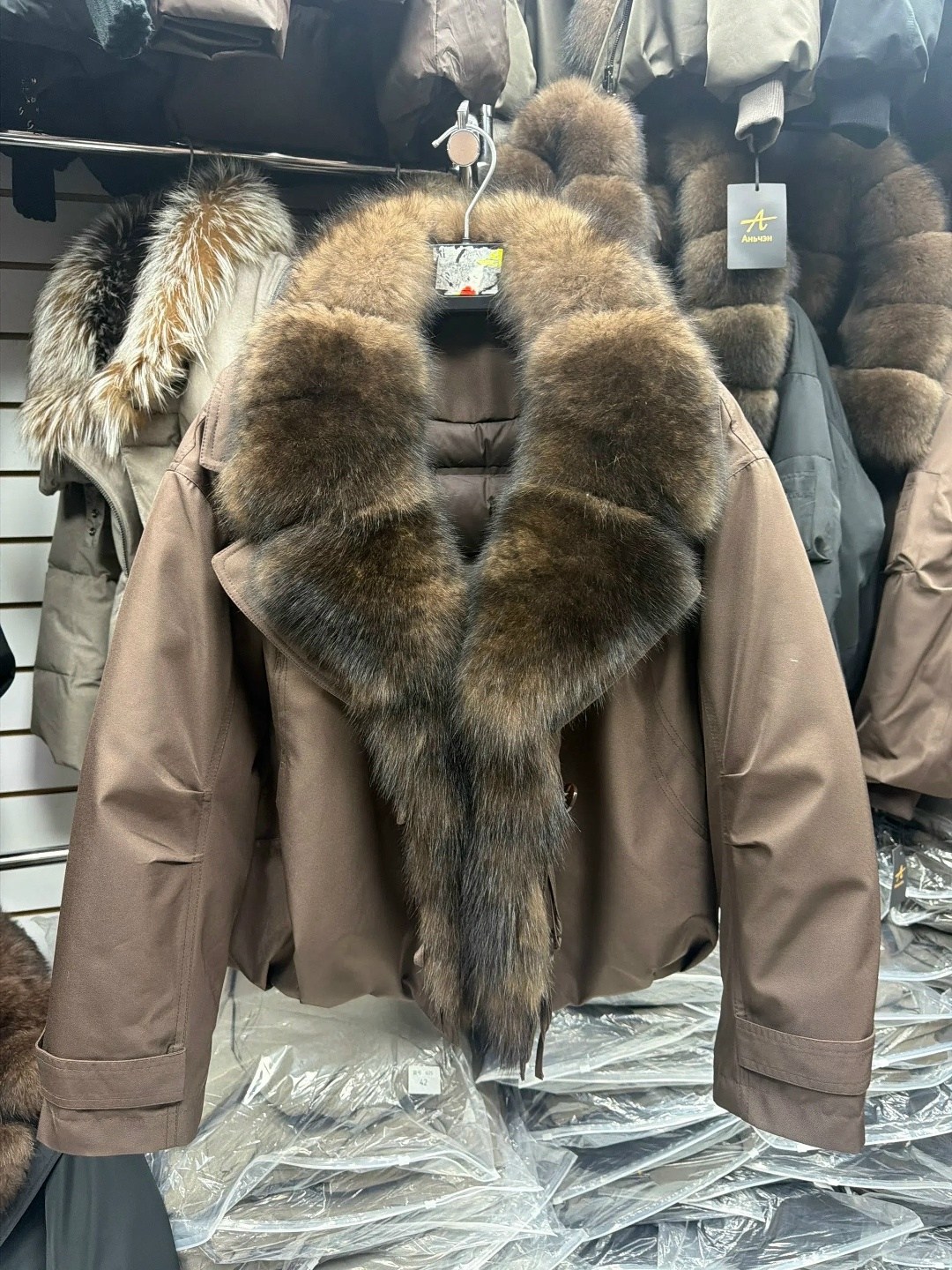 парка с натуральным мехом,парка женская с натуральным мехом,парка женская с мехом,куртка с мехом,куртка парка