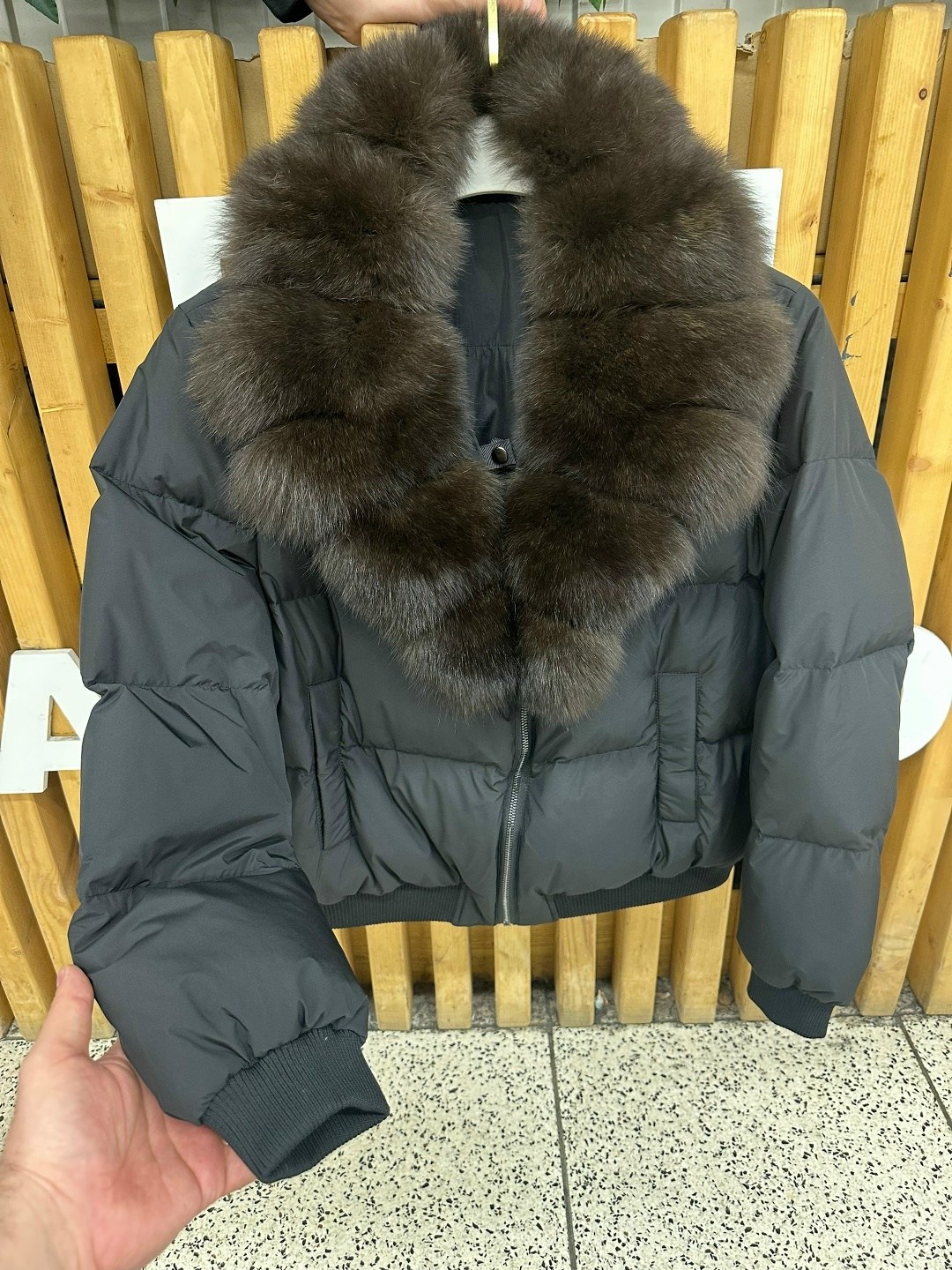 пуховик с натуральным мехом,пуховик женский короткий,пуховик с мехом,куртка пуховик с натуральным мехом,пуховик с меховым воротником