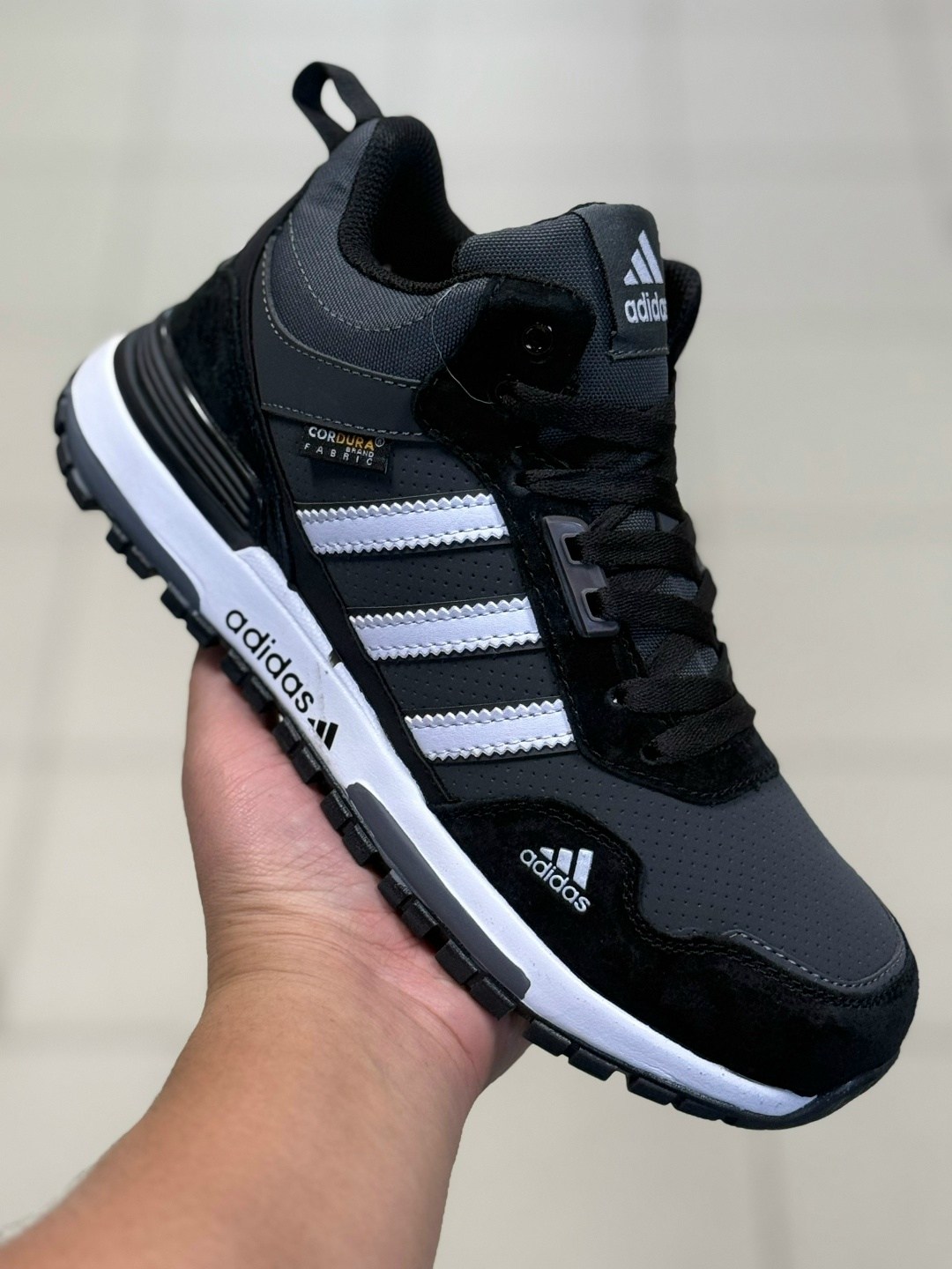 зимние кроссовки adidas,кроссовки зимние высокие adidas zx 750,кроссовки зимние высокие adidas zx 750 с мехом,зимние кроссовки adidas zx 750 hi,зимние кроссовки мужские adidas