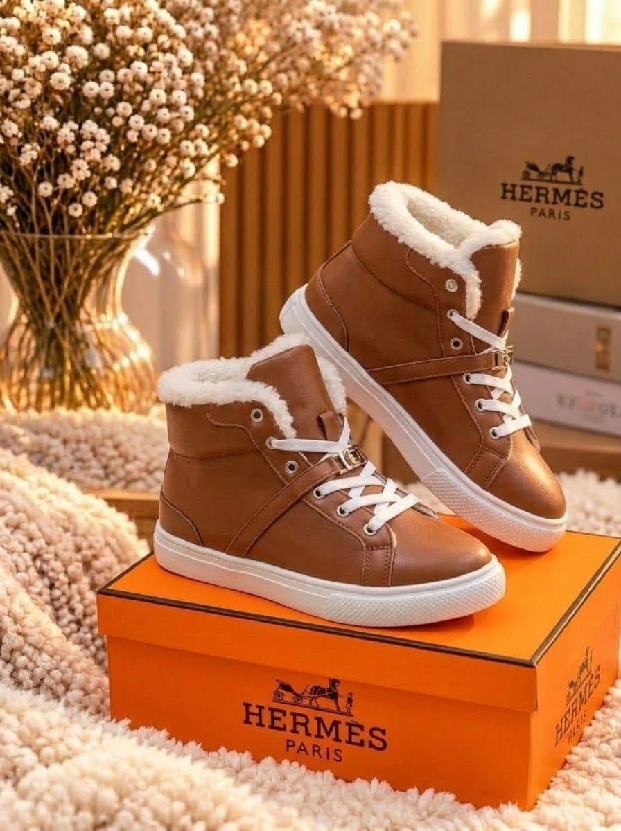 ,женские зимние замшевые кроссовки hermes daydream коричневые с золотом,женские замшевые высокие кроссовки на меху hermes 2026 коричневые,женские зимние замшевые кроссовки hermes daydream бежевые
