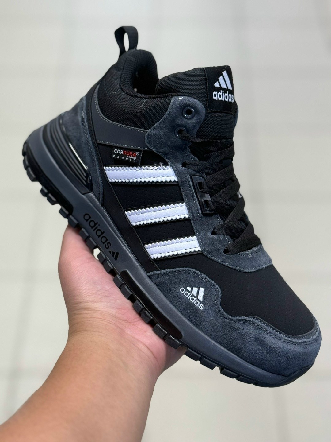 зимние кроссовки adidas,кроссовки зимние высокие adidas zx 750,кроссовки зимние высокие adidas zx 750 с мехом,зимние кроссовки adidas zx 750 hi,зимние кроссовки мужские adidas