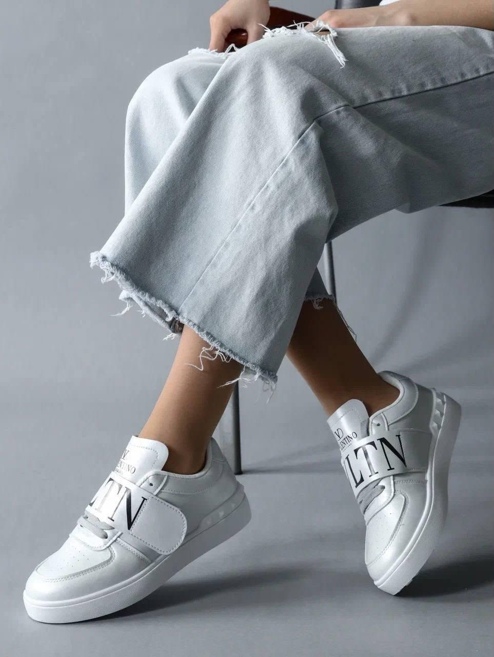 ,valentino кроссовки,женские кроссовки,valentino кроссовки женские,модные кроссовки