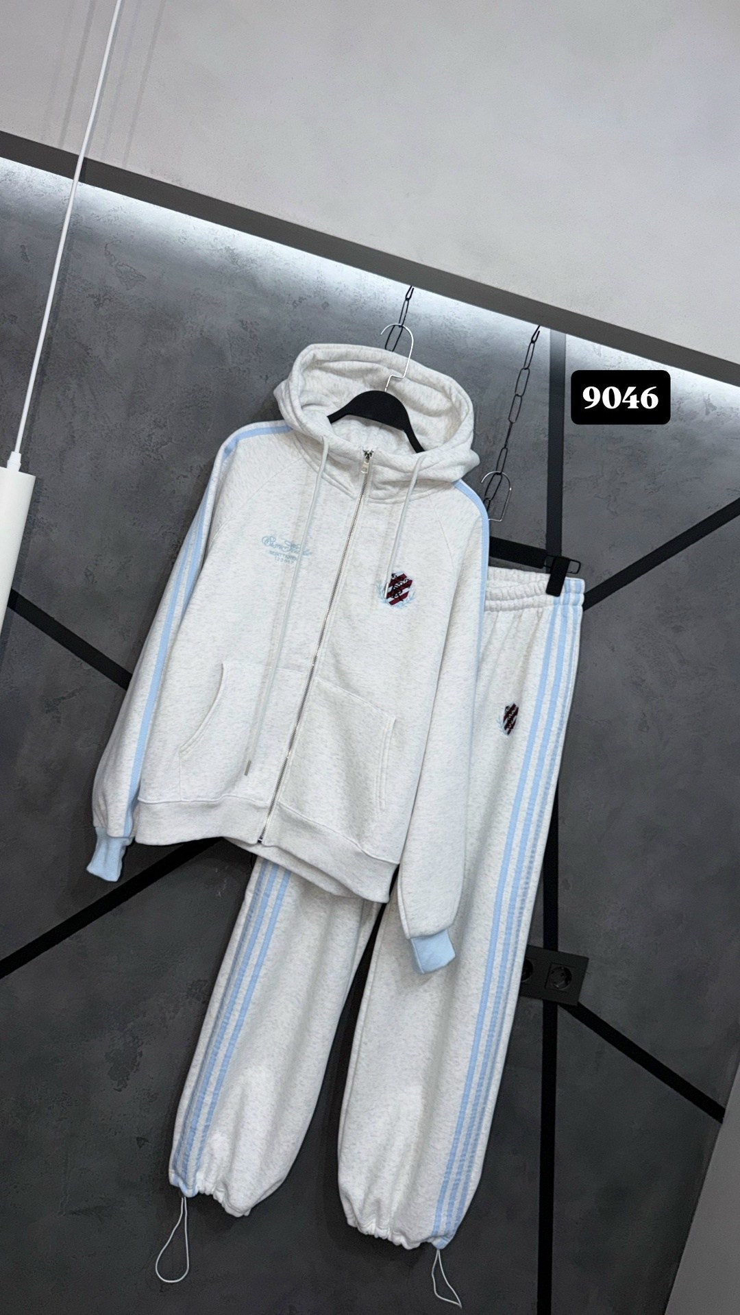 костюм спортивный moncler,женский спортивный костюм,спортивный костюм,костюм женский,спорт костюм монклер