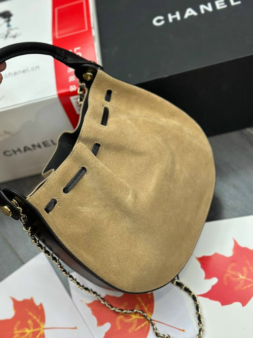 сумка chanel,сумка женская замшевая chanel шанель премиум,женская замшевая сумка chanel shopping bag бежевая с черным,сумка,замшевая сумка