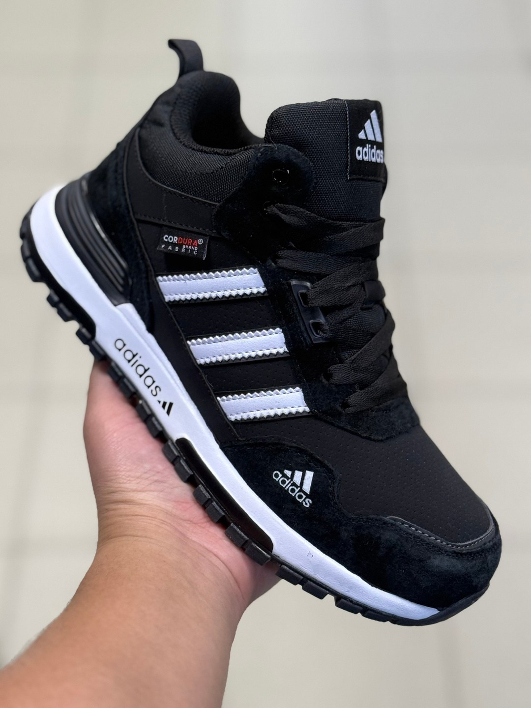 зимние кроссовки adidas,кроссовки зимние высокие adidas zx 750,кроссовки зимние высокие adidas zx 750 с мехом,зимние кроссовки adidas zx 750 hi,зимние кроссовки мужские adidas