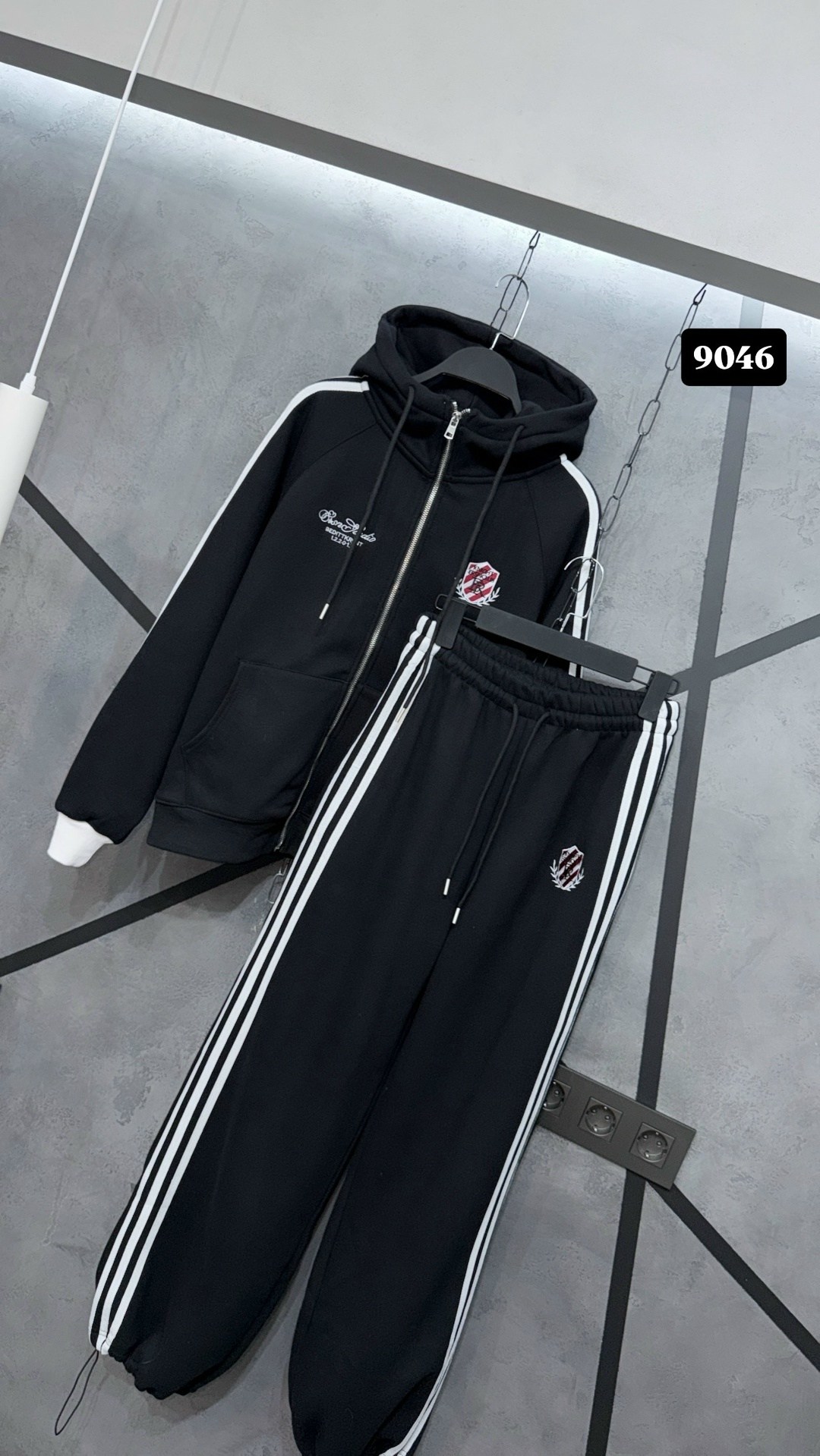 костюм спортивный moncler,женский спортивный костюм,спортивный костюм,костюм женский,спорт костюм монклер