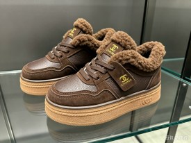 Кроссовки