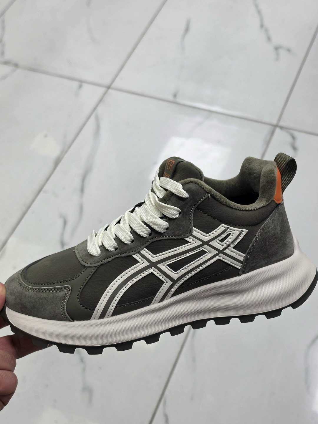 зимние кроссовки adidas retropy f2 hi,зимние кроссовки adidas retropy f2 hi цвет черный,кроссовки мужские adidas,кроссовки adidas,зимние кроссовки adidas retropy e5