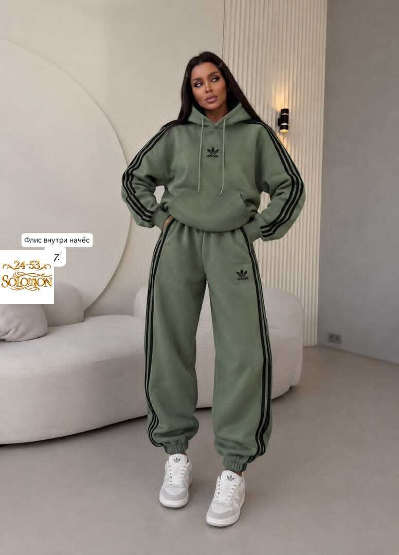 костюм спортивный женский adidas,костюм спортивный,женский костюм на флисе,женский спортивный костюм,костюм адидас