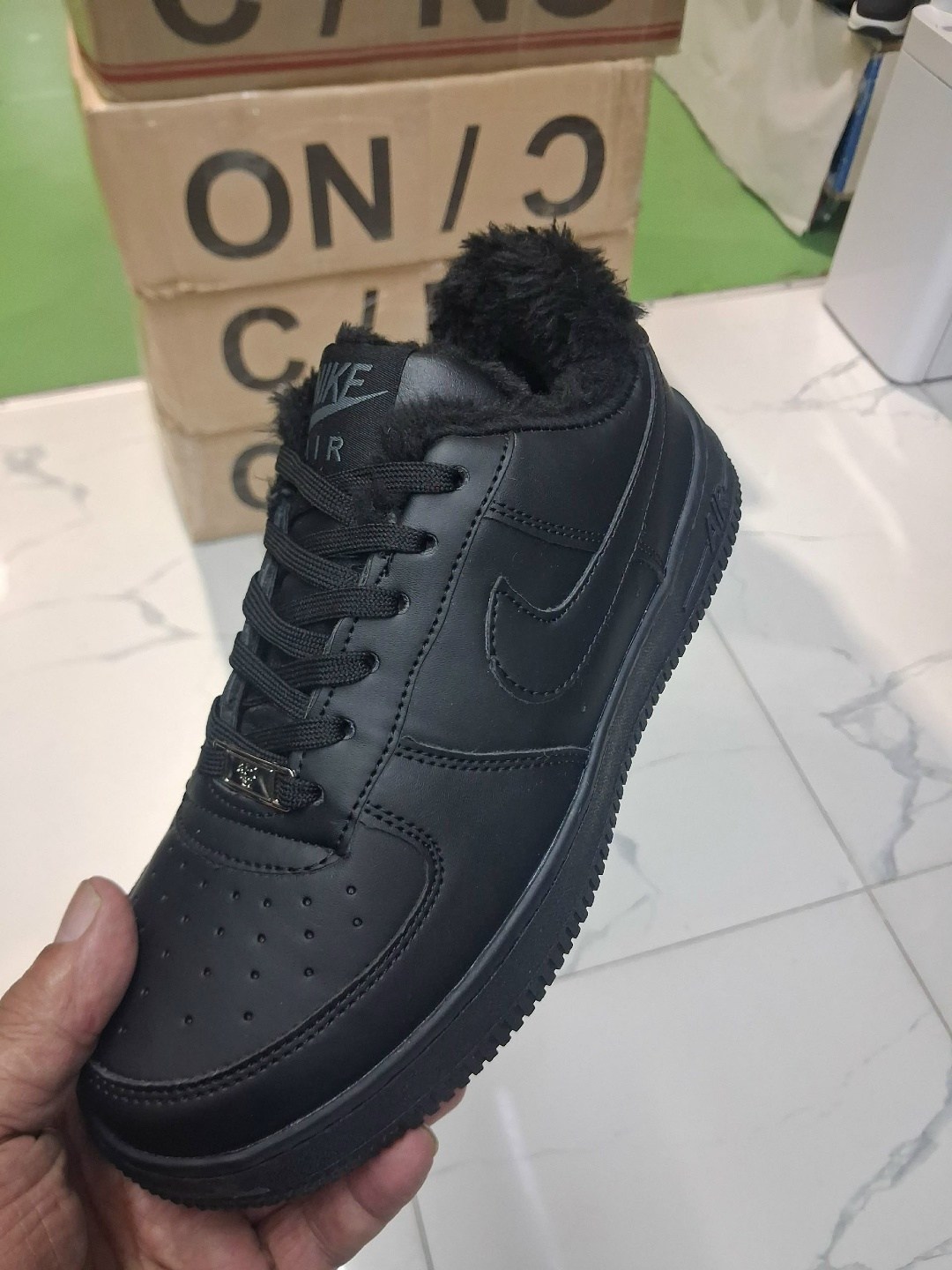 зимние кроссовки nike air force 1 low,кроссовки зимние nike air force,кроссовки зимние nike air force 1,кроссовки nike air force 1 low a100590 all black зимние с мехом,кроссовки зимние air force 1 чер