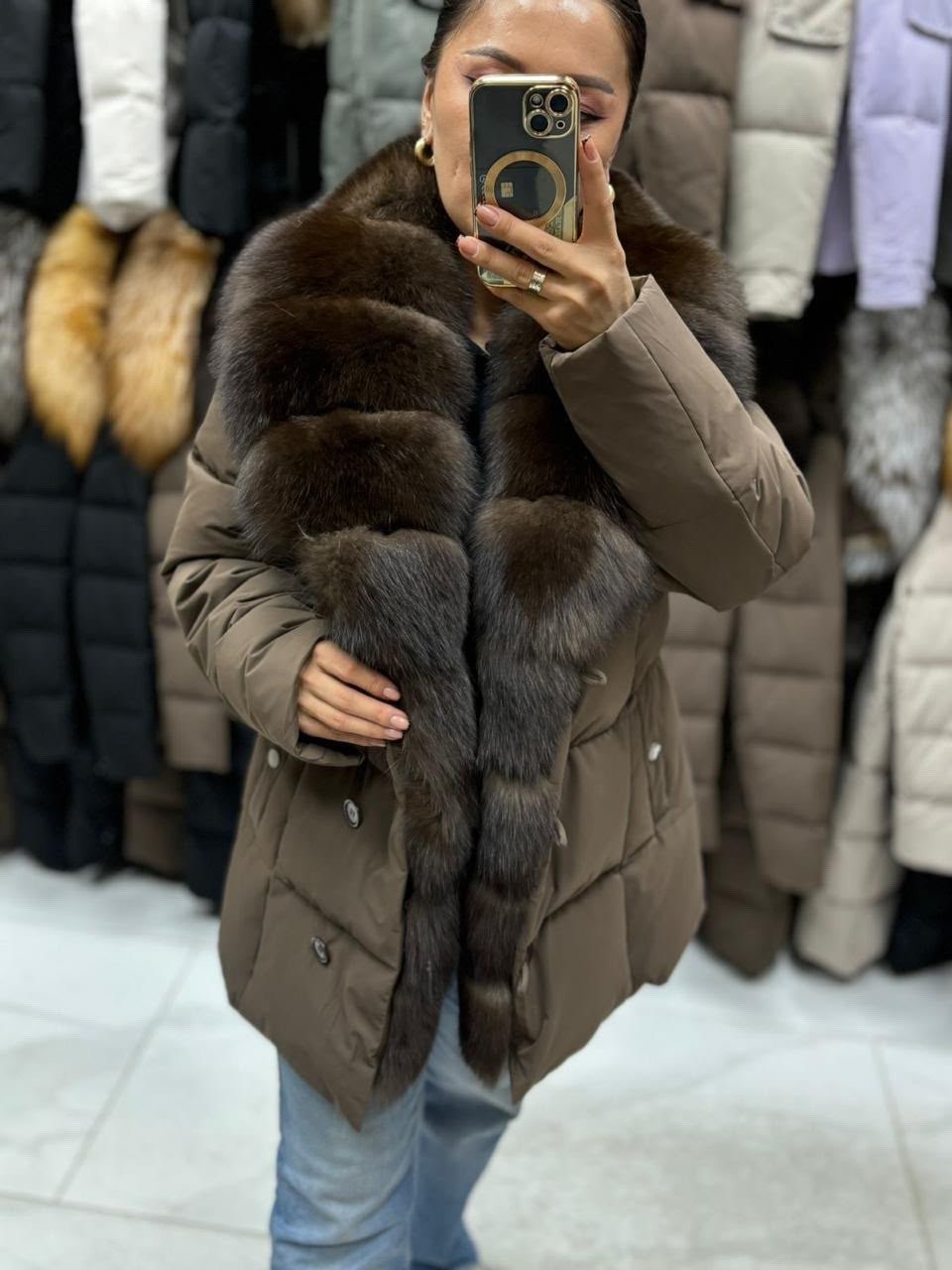женский фирменный пуховик с натуральным мехом песца,куртка пуховик мех песец,пуховик женский с натуральным мехом,пуховик мех песец гусиный пух люкс качество длина 70 см,пуховик с натуральным мехом