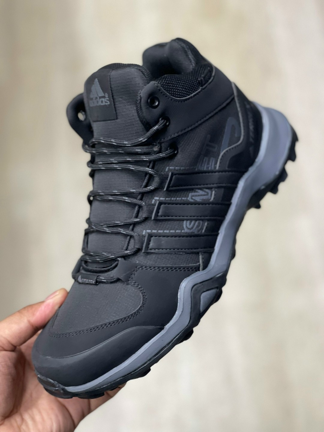 зимние ботинки adidas terrex winter,кроссовки adidas terrex black зимние из кожи,зимние кроссовки adidas,ботинки adidas terrex winter,кроссовки зимние adidas terrex из натуральной кожи