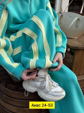 Костюм