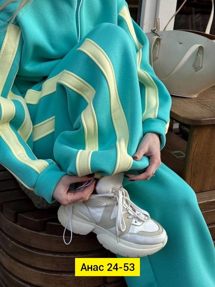 спортивный женский костюм,cпортивный костюм женский на флисе,костюм на флисе,женский костюм,костюм на флисе женский