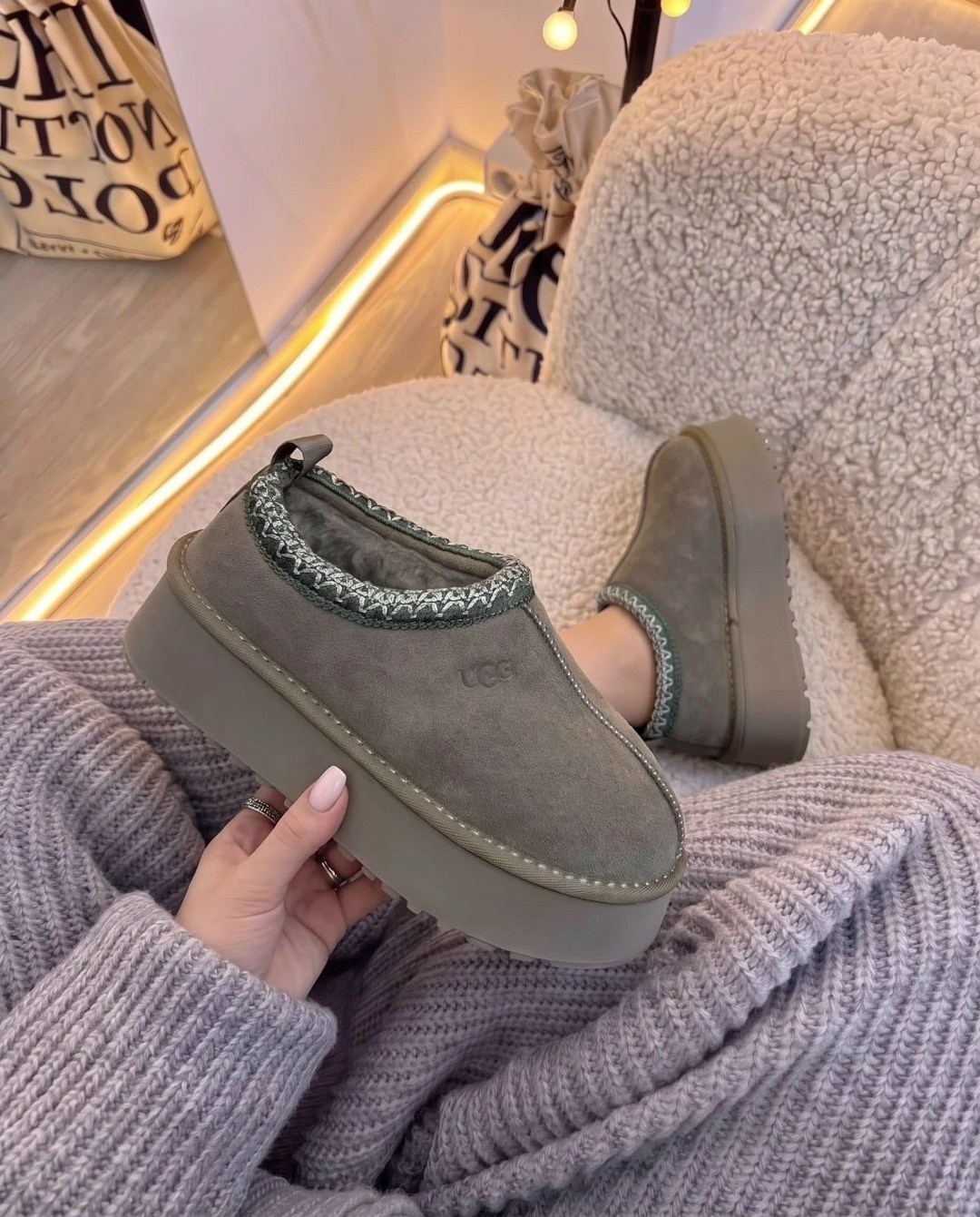 женские угги,,зимние удобные кроссовки ugg на толстой подошве,угги женские ugg,ugg женские