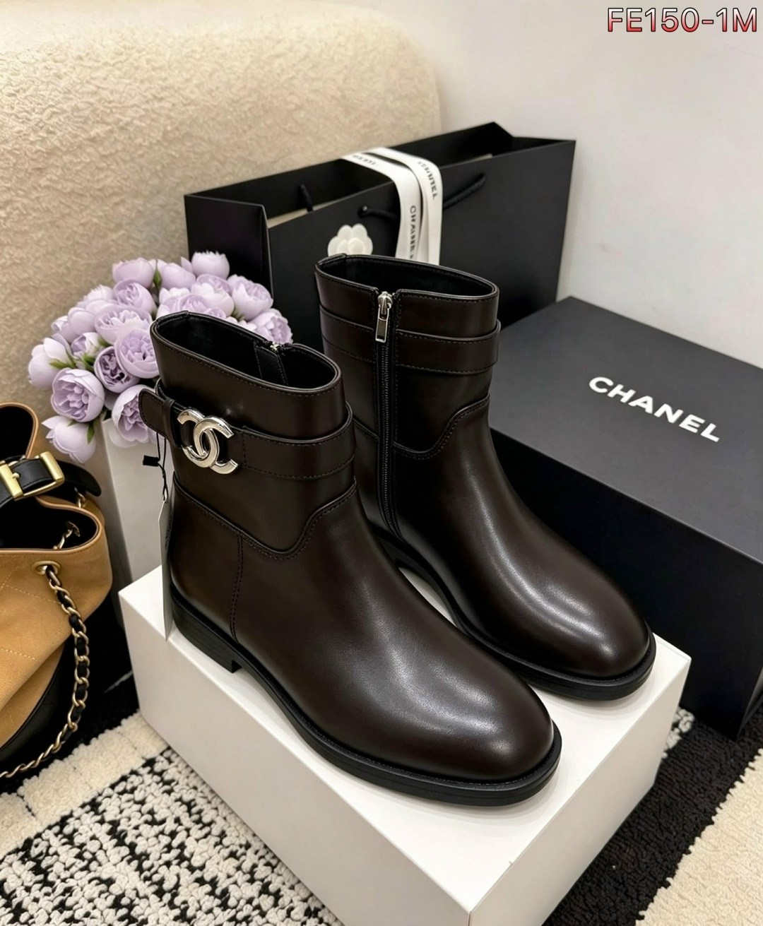 ботинки женские chanel,ботинки chanel,сапоги chanel,женские осенние сапоги chanel 2026 черные кожаные,модная женская  chanel