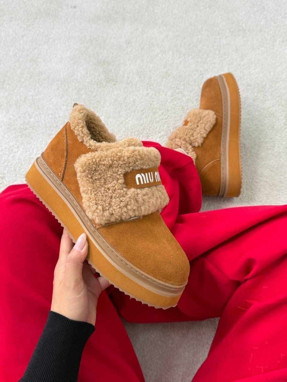 ботинки miu miu,,ботинки женские зимние miu miu,уги миу миу,угги miu miu