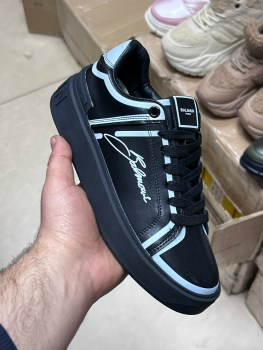 Кроссовки