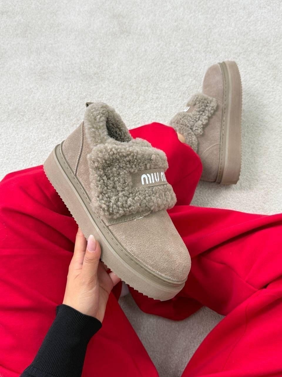 ботинки miu miu,,ботинки женские зимние miu miu,уги миу миу,угги miu miu