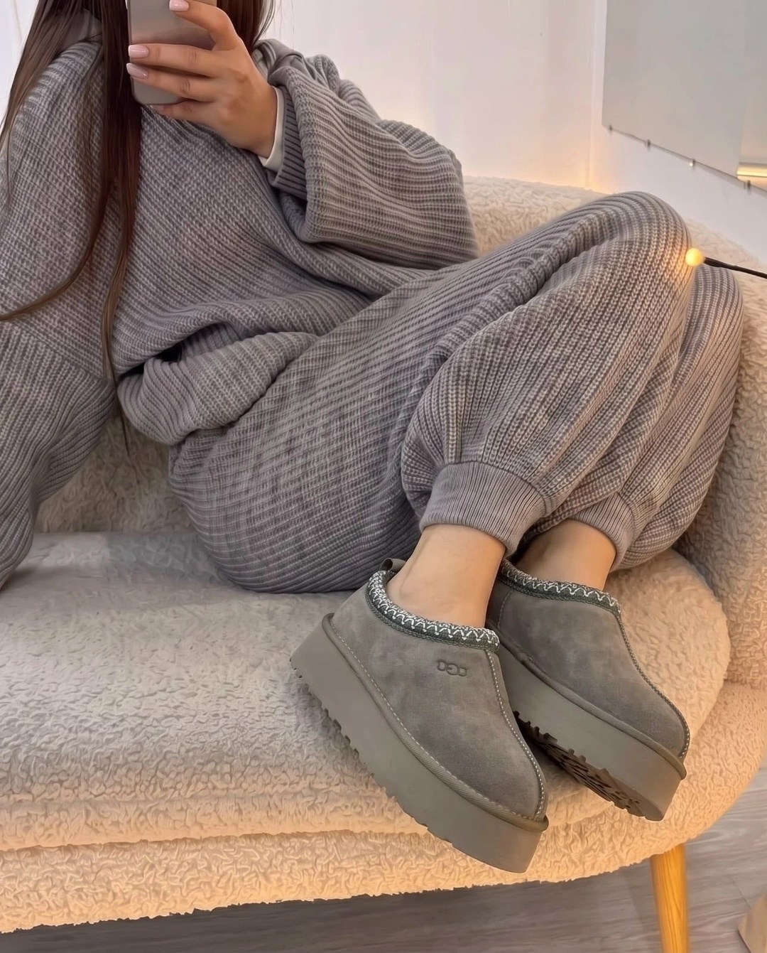 женские угги,,зимние удобные кроссовки ugg на толстой подошве,угги женские ugg,ugg женские