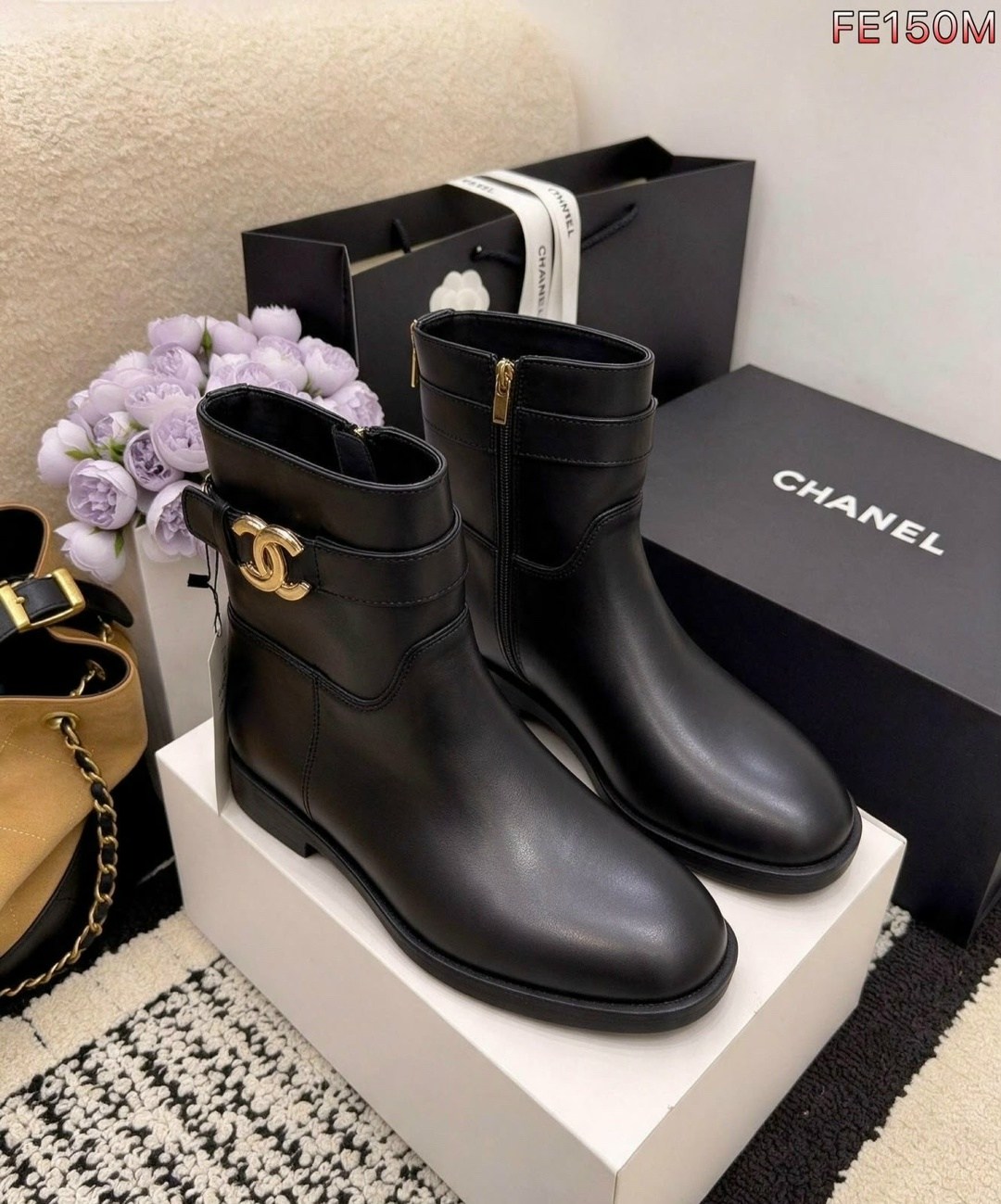 ботинки женские chanel,ботинки chanel,сапоги chanel,женские осенние сапоги chanel 2026 черные кожаные,модная женская  chanel