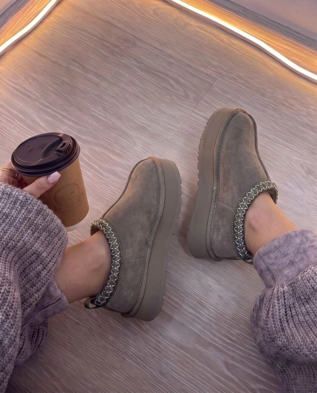 женские угги,,зимние удобные кроссовки ugg на толстой подошве,угги женские ugg,ugg женские