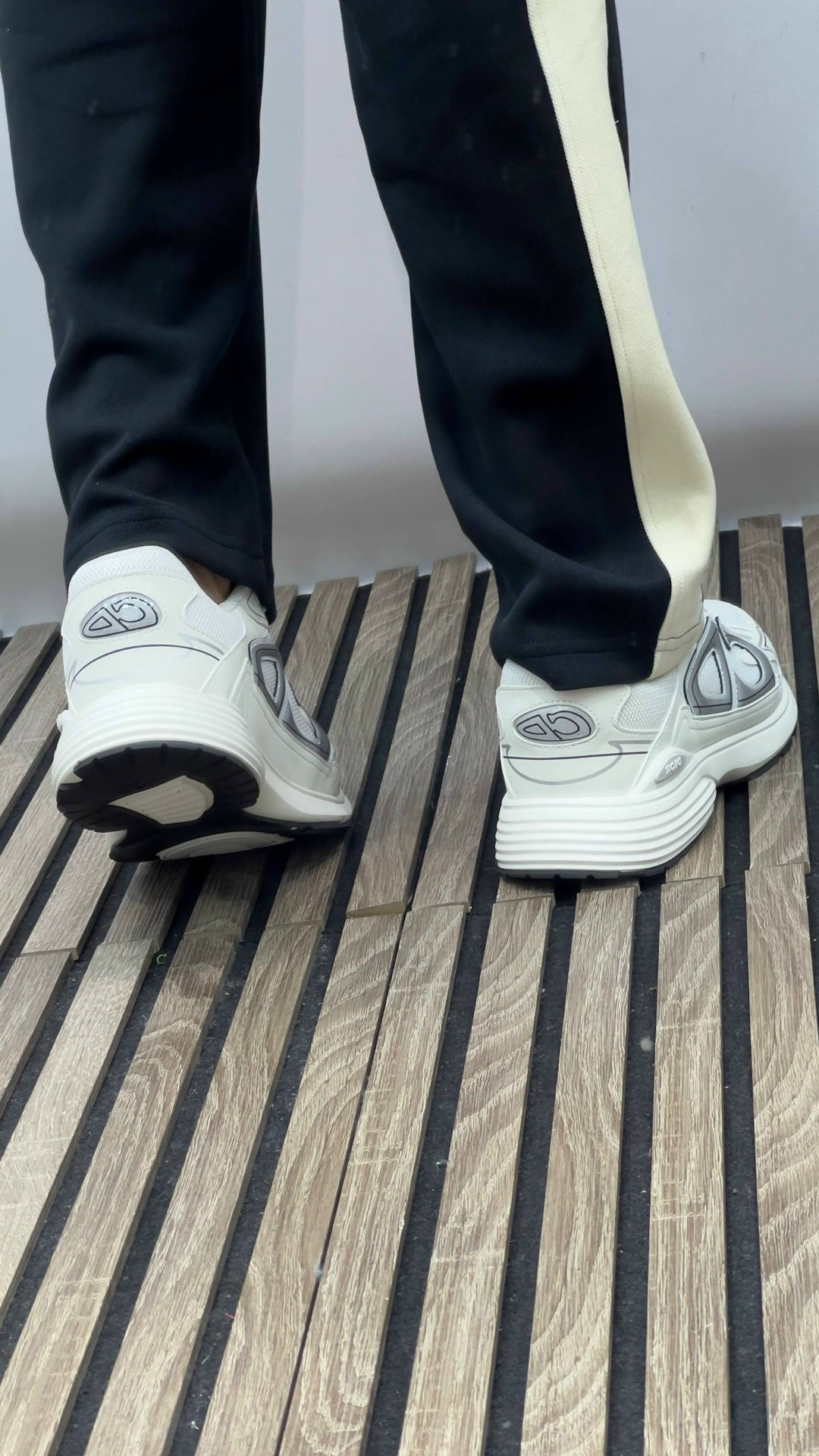 ,спортивная ,кроссовки низкие,женские кожаные кроссовки balenciaga monday shoe белые,унисекс кроссовки