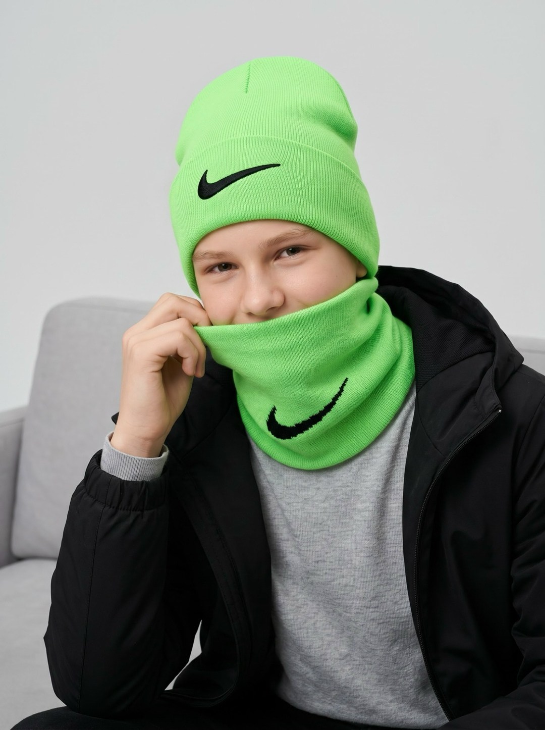 зимний комплект шапка снуд найк черный,шапка со снудом комплект подростковый nike,комплект шапка со снудом,шапка nike со снудом зимняя для мальчика на флисе,комплект шапка и снуд