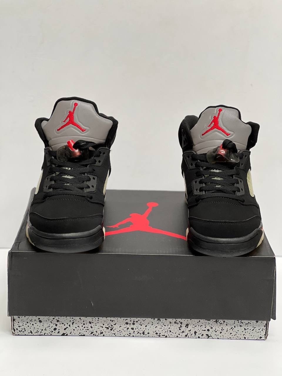 кроссовки nike air jordan 5 retro,кроссовки air jordan 5 retro metallic 2007 черный,кроссовки nike air jordan 5,кроссовки air jordan 5 retro og bg 'metallic' 2026 черный,кроссовки air jordan 5 retro r