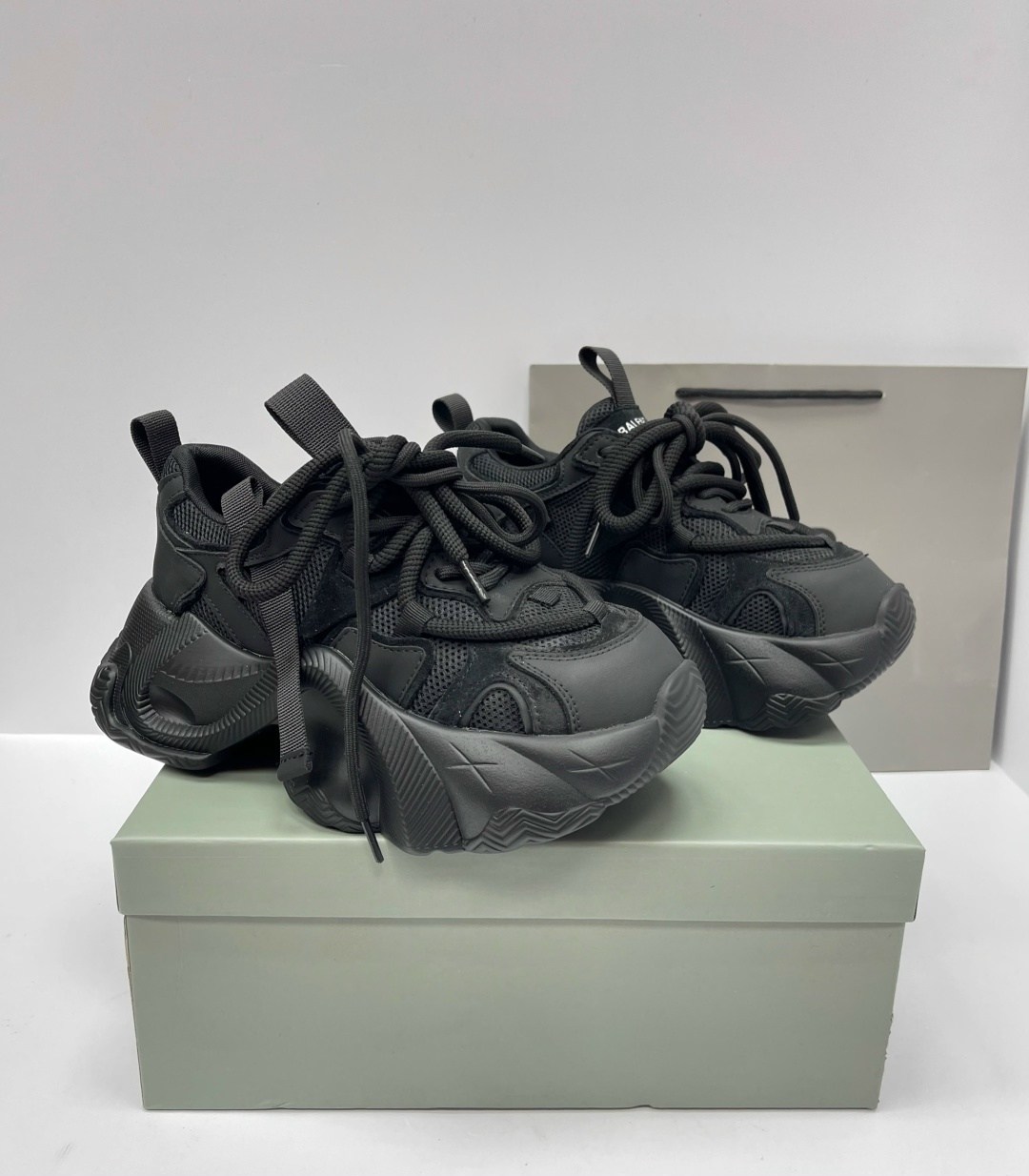 кроссовки женские balenciaga,кроссовки balenciaga,,женские массивные кроссовки,массивные кроссовки