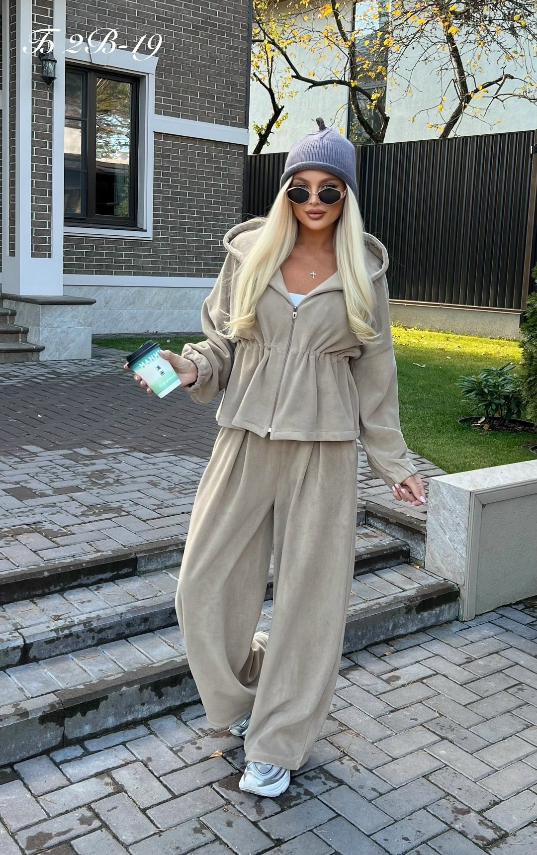 велюровый костюм,женский велюровый костюм,костюм женский,костюм бежевый,спортивные костюмы женские