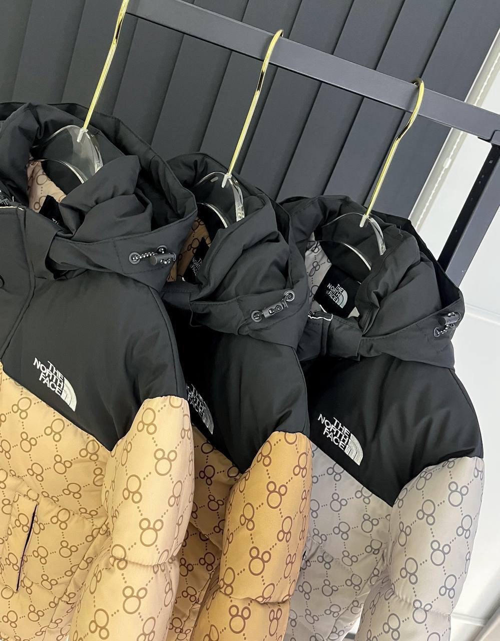 дутая куртка north face x gucci,пуховик gucci,пуховик gucci x the north face коричневый черный,куртка гуччи женская зимняя,пуховик gucci x the north face