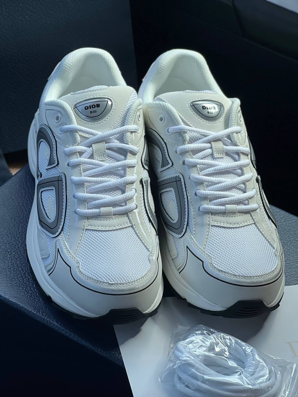 ,спортивная ,кроссовки низкие,женские кожаные кроссовки balenciaga monday shoe белые,унисекс кроссовки