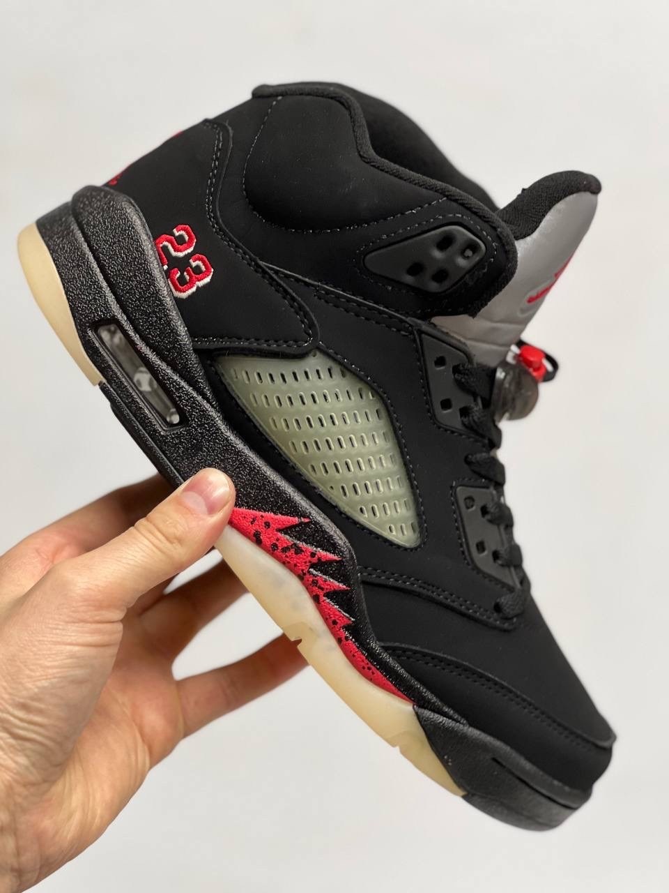 кроссовки nike air jordan 5 retro,кроссовки air jordan 5 retro metallic 2007 черный,кроссовки nike air jordan 5,кроссовки air jordan 5 retro og bg 'metallic' 2026 черный,кроссовки air jordan 5 retro r