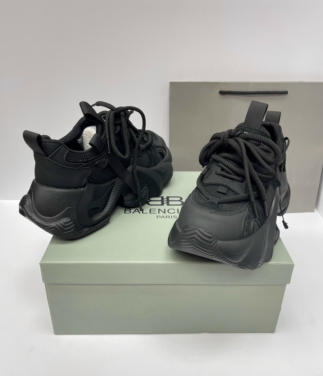 кроссовки женские balenciaga,кроссовки balenciaga,,женские массивные кроссовки,массивные кроссовки