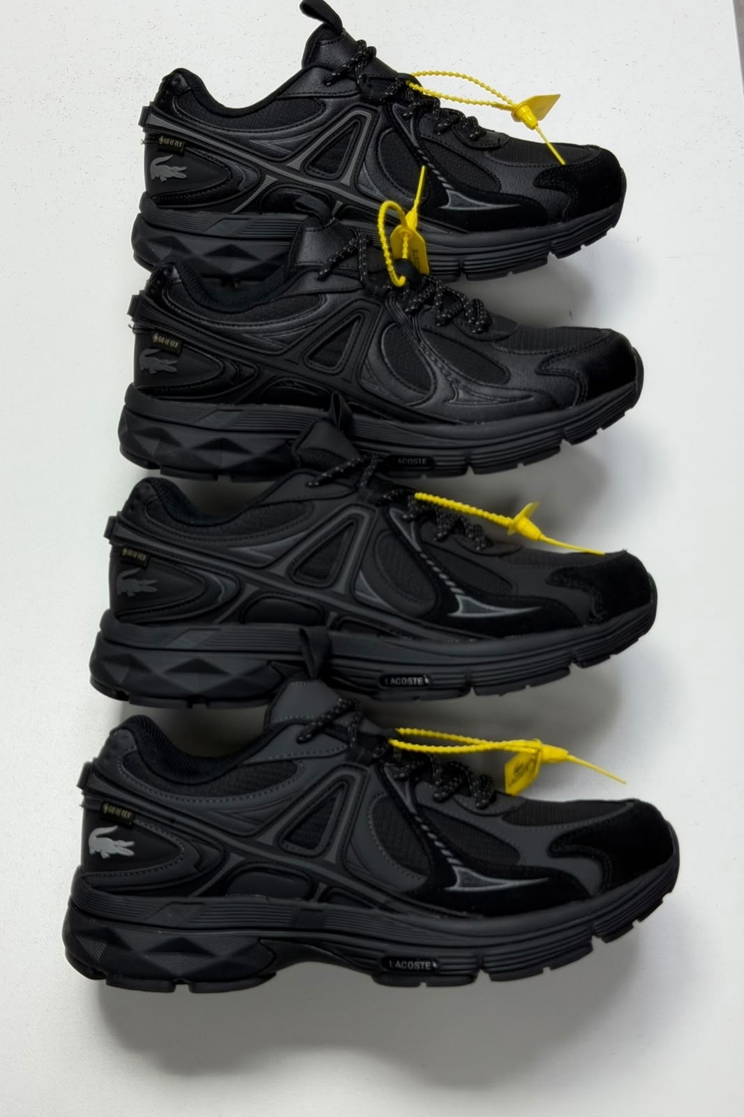 черные кроссовки,кроссовки balenciaga runner lace-up черный,черные мужские кроссовки track balenciaga,трековые кроссовки jelly balenciaga черный,off-white кроссовки be right back черный