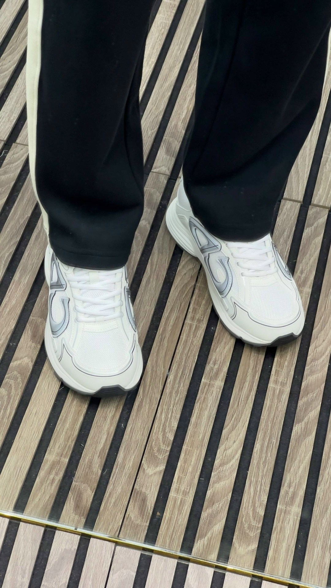 ,спортивная ,кроссовки низкие,женские кожаные кроссовки balenciaga monday shoe белые,унисекс кроссовки