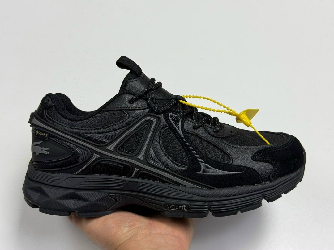 черные кроссовки,кроссовки balenciaga runner lace-up черный,черные мужские кроссовки track balenciaga,трековые кроссовки jelly balenciaga черный,off-white кроссовки be right back черный